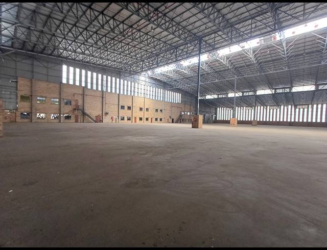 22,510M² WAREHOUSE TO LET IN COSMO CITY